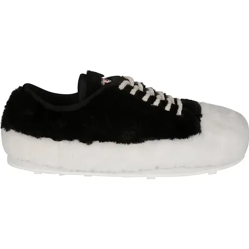 Stylish Sneakers for Everyday Wear , male, Sizes: 8 UK, 7 UK, 9 UK, 6 UK - Marni - Modalova