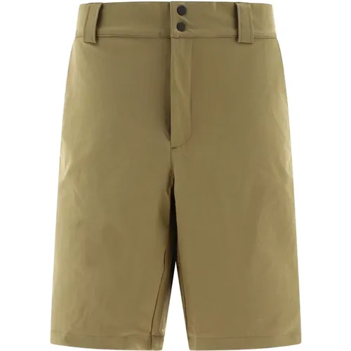 Casual Shorts,Grüne Aufbewahrungs-Bermuda-Shorts - GR10K - Modalova