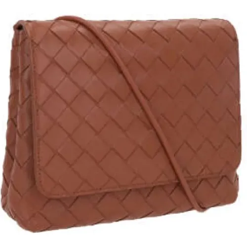 Intrecciato Shoulder Bag with Gold Hardware , female, Sizes: ONE SIZE - Bottega Veneta - Modalova