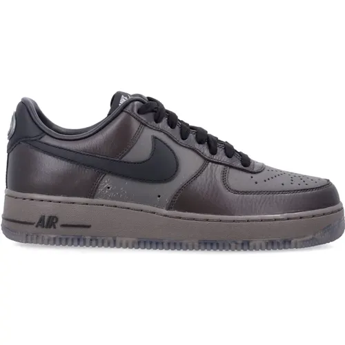 Low Top Classic Sneakers , male, Sizes: 8 1/2 UK, 7 1/2 UK, 8 UK, 11 UK, 6 UK - Nike - Modalova