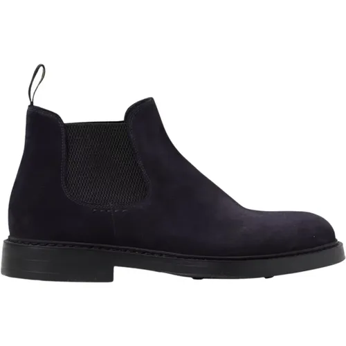 Suede Chelsea Boot with Elastic Sides , male, Sizes: 7 UK, 6 1/2 UK, 7 1/2 UK, 10 UK, 6 UK, 5 UK, 9 UK, 8 UK - Doucal's - Modalova