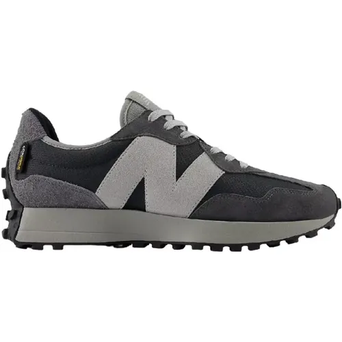 Retro-modern sneaker fusion , male, Sizes: 6 1/2 UK, 7 1/2 UK, 11 UK, 8 UK, 9 UK, 10 UK - New Balance - Modalova