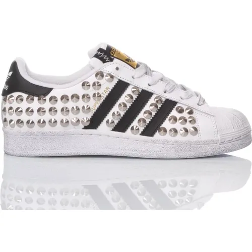 Handgefertigte Silber Weiße Sneakers , Herren, Größe: 44 EU - Adidas - Modalova