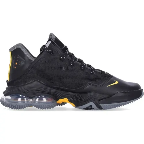 Lebron XIX Low Basketball Shoes /Gold/Grey , male, Sizes: 11 1/2 UK, 2 1/2 UK, 8 1/2 UK, 7 UK, 6 UK, 8 UK, 10 UK - Nike - Modalova