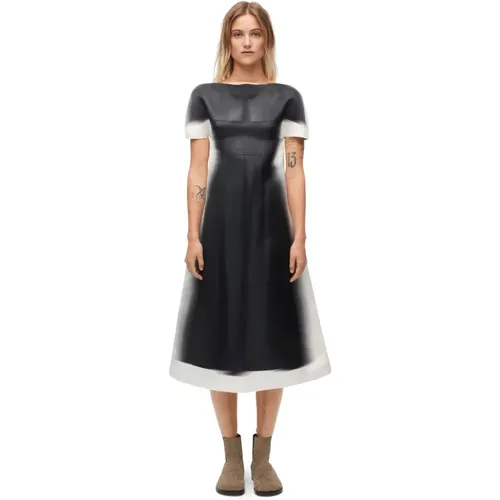 Seidensatin Blur Kleid,Schwarzes und weißes verschwommenes Druckkleid - Loewe - Modalova