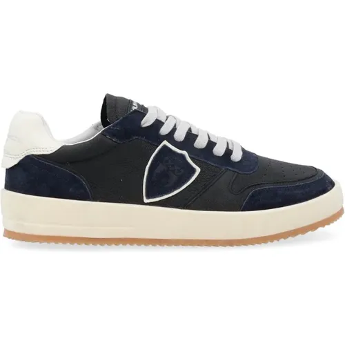 Stylish Low Man Sneakers in , male, Sizes: 7 UK, 8 UK, 10 UK, 11 UK, 6 UK, 9 UK, 12 UK - Philippe Model - Modalova