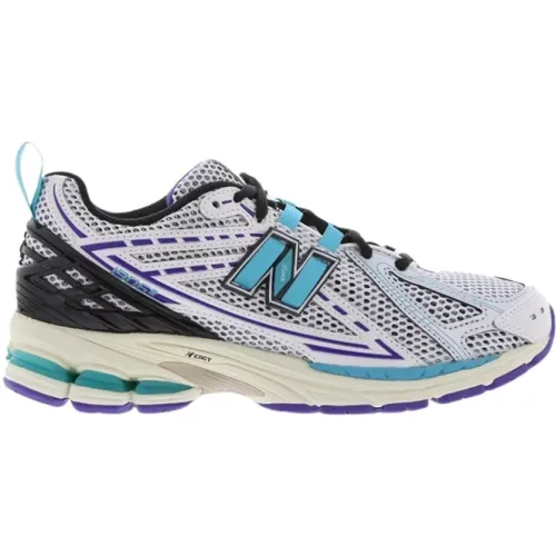 And Silver Sneakers with Blue and Black Details , male, Sizes: 5 1/2 UK, 3 UK - New Balance - Modalova