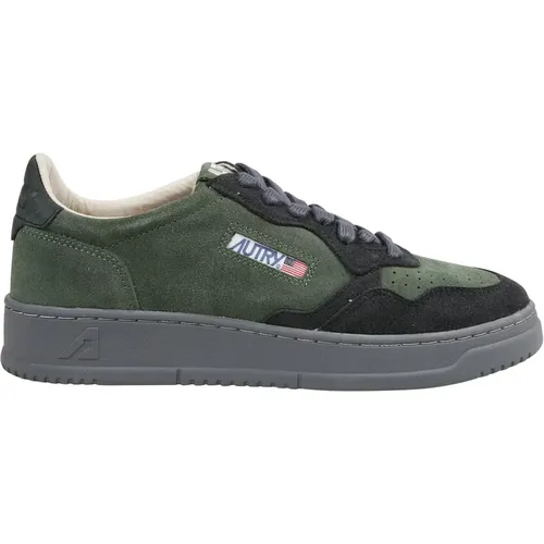 Low Suede Medalist Sneakers Black , male, Sizes: 11 UK, 7 UK, 6 UK, 8 UK, 10 UK, 9 UK - Autry - Modalova