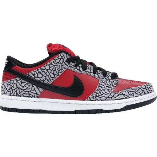 Supreme Red Cement Limited Edition Shoes , male, Sizes: 12 UK, 10 1/2 UK, 8 1/2 UK, 11 UK, 10 UK, 8 UK, 7 UK, 9 UK - Nike - Modalova