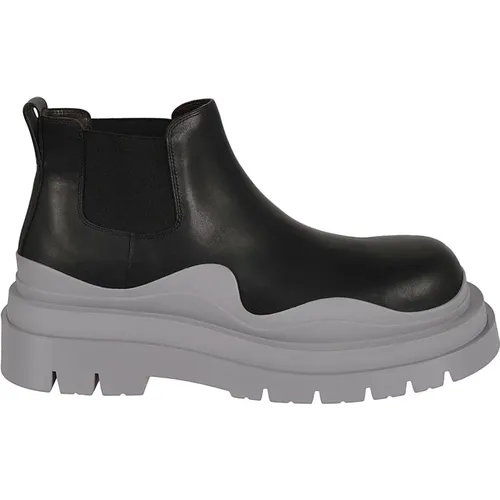 Luxurious Ankle Boots for Men , male, Sizes: 9 UK, 9 1/2 UK, 8 UK - Bottega Veneta - Modalova