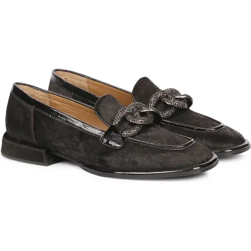 Animalier Leather Loafers with Chain Detail , female, Sizes: 6 UK, 7 UK - Emanuelle Vee - Modalova