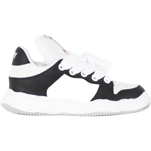 Perforated Leather Wayne Sneakers , male, Sizes: 8 UK, 10 UK, 7 UK, 11 UK, 9 UK, 5 UK, 6 UK - Mihara Yasuhiro - Modalova