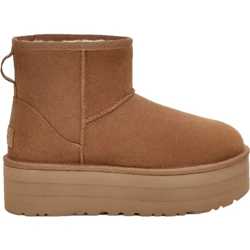 Klassische Mini Plateau Stiefel , Damen, Größe: 39 EU - Ugg - Modalova