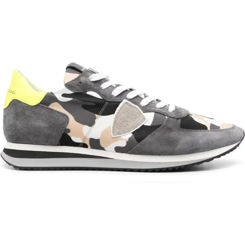 Army Chic Sneakers in Fabric and Suede , male, Sizes: 9 UK - Philippe Model - Modalova