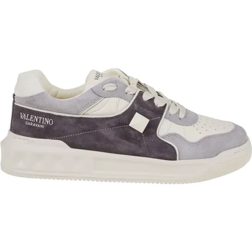 Stylish Stud Sneaker in Pastel Grey , male, Sizes: 11 UK, 12 UK, 7 UK - Valentino Garavani - Modalova