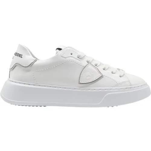 Low Temple Sneakers in Vernis , female, Sizes: 3 UK, 4 UK - Philippe Model - Modalova