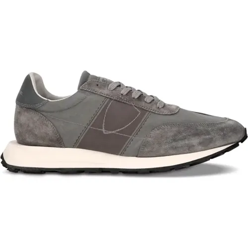 Dynamic Sneakers with Technical Fabric , male, Sizes: 10 UK, 12 UK, 7 UK, 11 UK, 9 UK, 8 UK, 6 UK - Philippe Model - Modalova