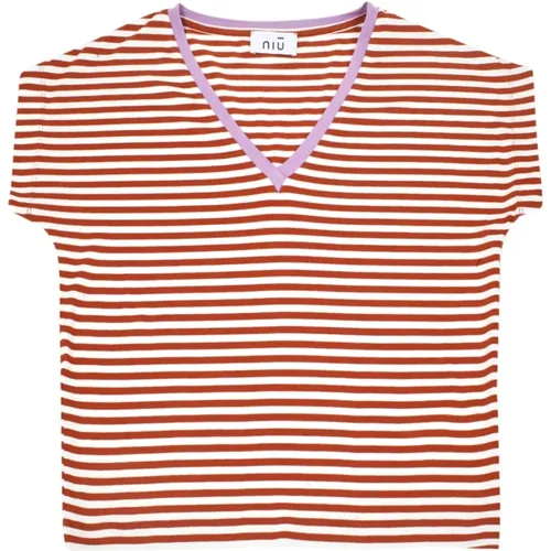 Stylish Maglia T-Shirt , female, Sizes: S - NIU - Modalova