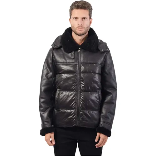 Winterjacke mit abnehmbarer Kapuze und Kunstpelzbesatz , Herren, Größe: M - Guess - Modalova