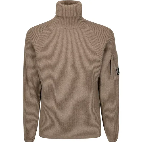 Gerippter Rollkragenpullover mit Logoärmel - C.P. Company - Modalova