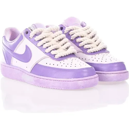 Handgefertigte Violette Sneakers für Frauen , Damen, Größe: 36 EU - Nike - Modalova