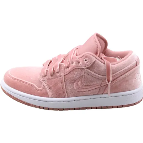 Rosa Velvet Low SE Sneakers Jordan - Jordan - Modalova