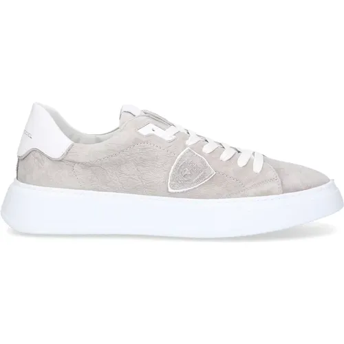 Stylish Sneakers for Men - Elevate Your Style! , male, Sizes: 7 UK, 9 UK - Philippe Model - Modalova