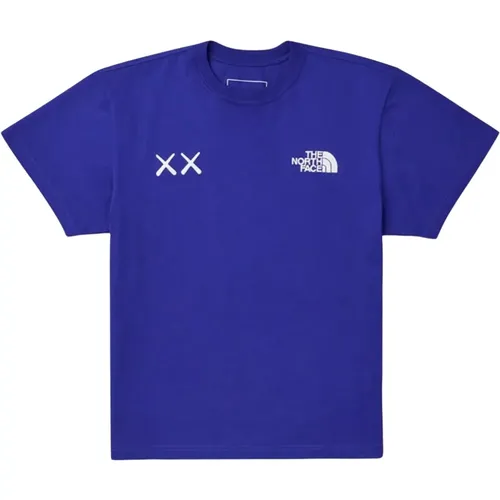 Dunkelblau/Weiß Limited Edition T-Shirt , Herren, Größe: XL - Kaws - Modalova