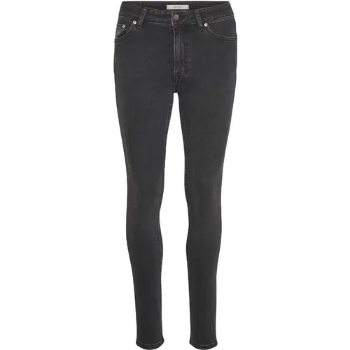 Classic Skinny Jeans with Perfect Fit , female, Sizes: W32 L32, W31 L32, W30 L32, W26 L32, W24 L32, W25 L32, W28 L32, W27 L32 - Gestuz - Modalova