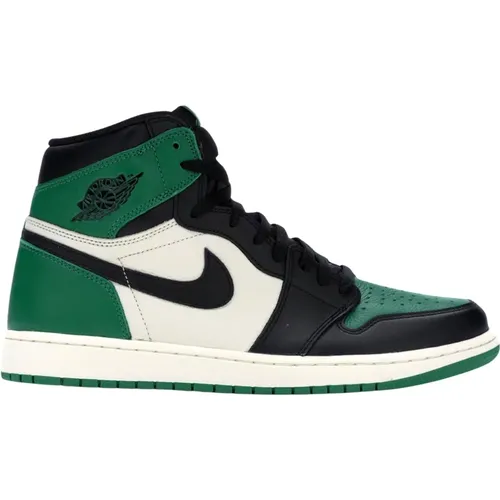 Limited Edition Retro High Pine , male, Sizes: 10 UK, 12 UK, 7 UK, 10 1/2 UK, 9 UK, 13 UK, 13 1/2 UK, 8 1/2 UK, 11 UK, 6 UK, 8 UK, 11 1/2 UK, 6 1/2 UK - Nike - Modalova