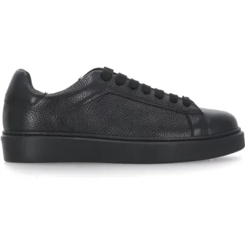 Pebbled Leather Sneakers , male, Sizes: 7 UK - Doucal's - Modalova