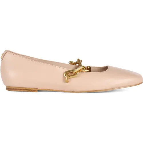 Lederballerinas mit dekorativer Kette - Guess - Modalova