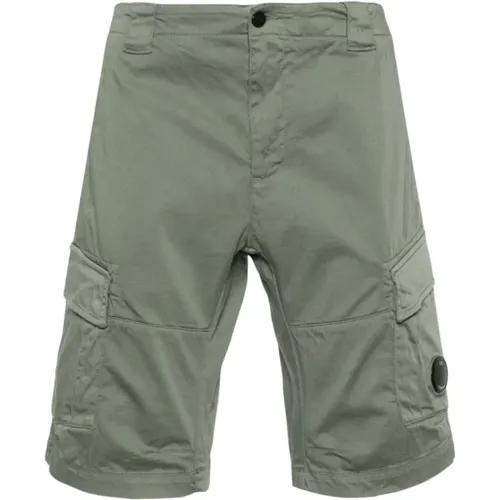 Casual Shorts,Grüne Cargo-Shorts mit Signaturdetails - C.P. Company - Modalova