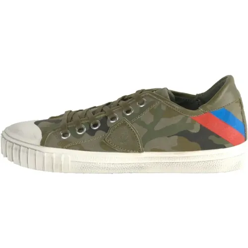 Versatile and Comfortable Leather Sneakers , male, Sizes: 5 UK - Philippe Model - Modalova