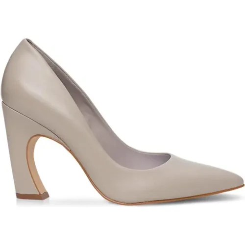 Elegante Geschlossene Pumps , Damen, Größe: 39 EU - CARRANO - Modalova