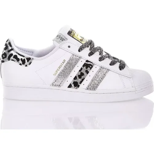 Handgefertigte Silber Weiße Sneakers , Damen, Größe: 38 2/3 EU - Adidas - Modalova