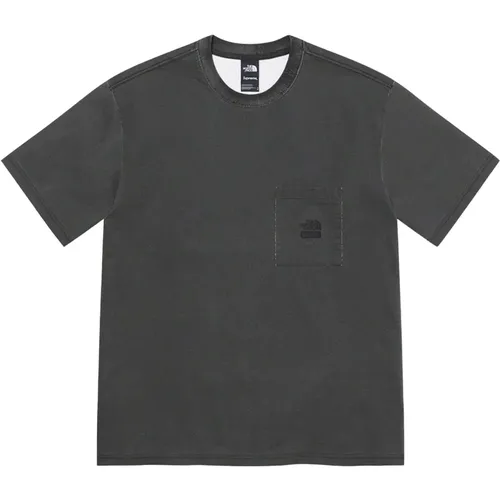 Limited Edition Pigment Printed Pocket Tee , male, Sizes: M, L - Supreme - Modalova