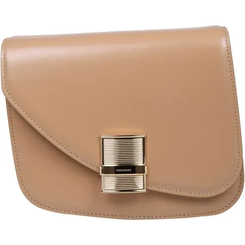 Small Fiamma Shoulder Bag in Camel Leather , female, Sizes: ONE SIZE - Salvatore Ferragamo - Modalova
