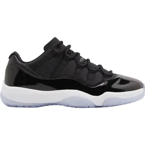 Space Jam Retro Low Edition , male, Sizes: 10 1/2 UK, 7 UK, 8 UK, 13 UK, 13 1/2 UK, 6 1/2 UK, 14 1/2 UK, 15 1/2 UK, 10 UK, 12 UK, 11 1/2 UK, 8 1/2 UK, - Nike - Modalova