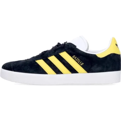 Core Mens Low Shoe /Yellow/White , male, Sizes: 11 1/3 UK, 9 1/3 UK, 12 UK, 6 2/3 UK, 8 UK, 10 2/3 UK - Adidas - Modalova