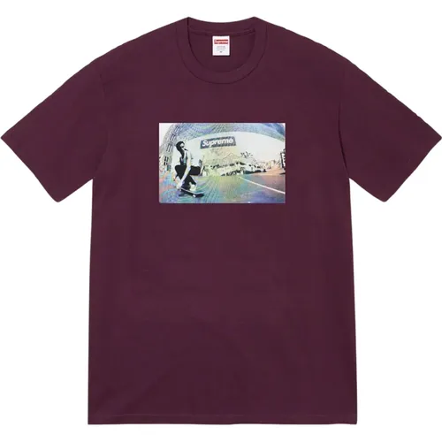 Limitierte Auflage Dylan Tee Aubergine , Herren, Größe: M - Supreme - Modalova