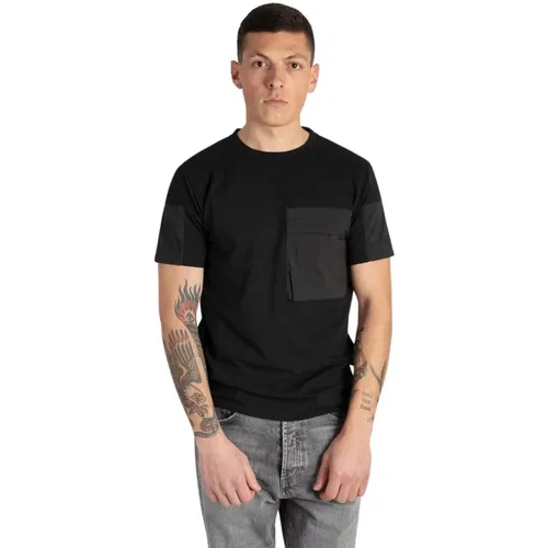 Breathable Cotton T-Shirt with Front Pocket , male, Sizes: M, L, S, 2XL - Duno - Modalova