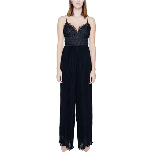 Elegant Pleated Jumpsuit Spring/Summer Collection , female, Sizes: XS, S, M, L - Guess - Modalova
