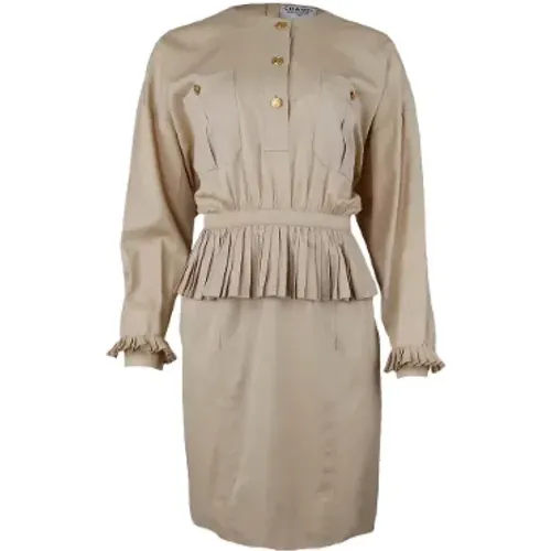 Cream Pleated Dress with Golden Buttons , female, Sizes: M - Chanel Vintage - Modalova