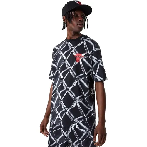 Schwarzes Bulls All-Over Print Tee , Herren, Größe: XS - new era - Modalova