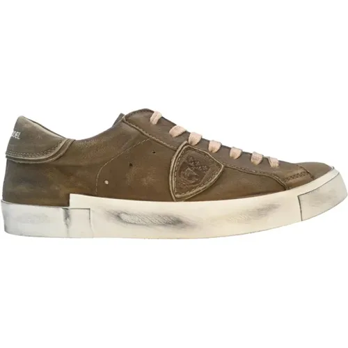 Military Low Top Sneakers , male, Sizes: 7 UK - Philippe Model - Modalova