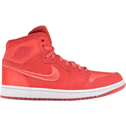 Limited Edition Retro High Season of Her , male, Sizes: 10 UK, 3 1/2 UK, 4 1/2 UK, 2 1/2 UK, 10 1/2 UK, 9 UK, 8 UK, 2 UK, 4 UK, 6 UK, 8 1/2 UK, 6 1/2 - Nike - Modalova