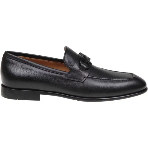 Ferragamo leather loafers with gancini buckle , male, Sizes: 7 UK, 8 UK, 10 UK, 7 1/2 UK, 6 1/2 UK, 9 UK, 6 UK, 5 UK - Salvatore Ferragamo - Modalova