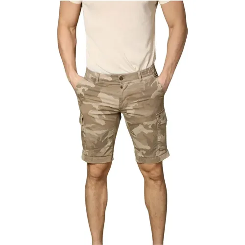 Camouflage Cargo Bermuda Slim Fit , Herren, Größe: L - Mason's - Modalova