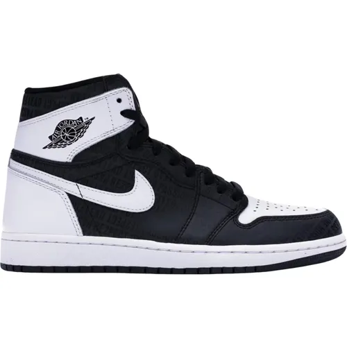 Limited Edition Retro High Re2Pect Sneakers , male, Sizes: 14 1/2 UK, 9 UK, 10 UK, 10 1/2 UK, 8 UK, 15 1/2 UK, 6 1/2 UK, 11 1/2 UK, 7 UK, 13 1/2 UK, 8 - Nike - Modalova